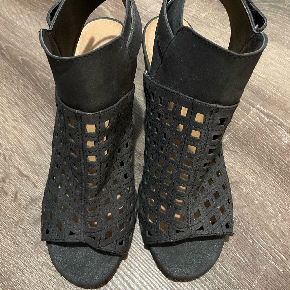 Cute Chunky Heels with Velcro Strap